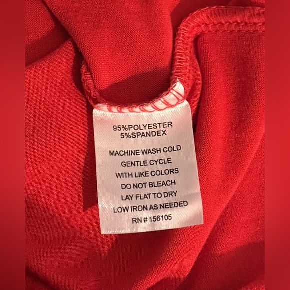 Chic Red Maxi Dress with White Trim - Picture 6 of 6